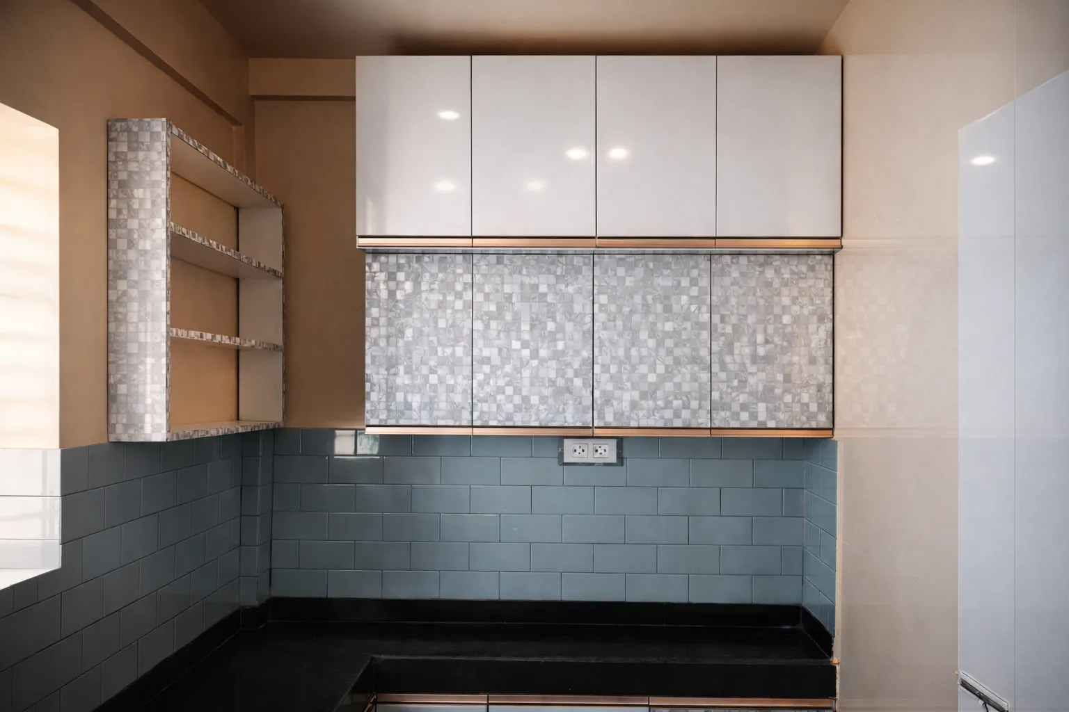 Top White Modular Kitchen near Nayabad - Image 2